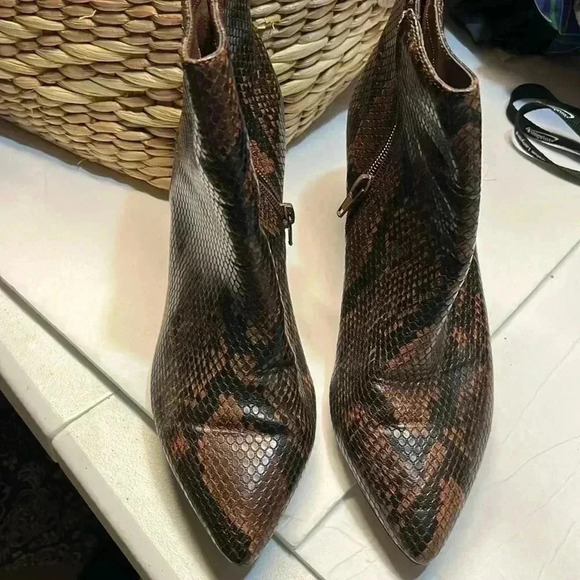 Steve Madden Jillian Snake Print  Boots - Picture 2 of 7